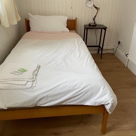 Renovated 4-Bed Home - Sleeps 9 - Parking - Spa Blackpool Kültér fotó