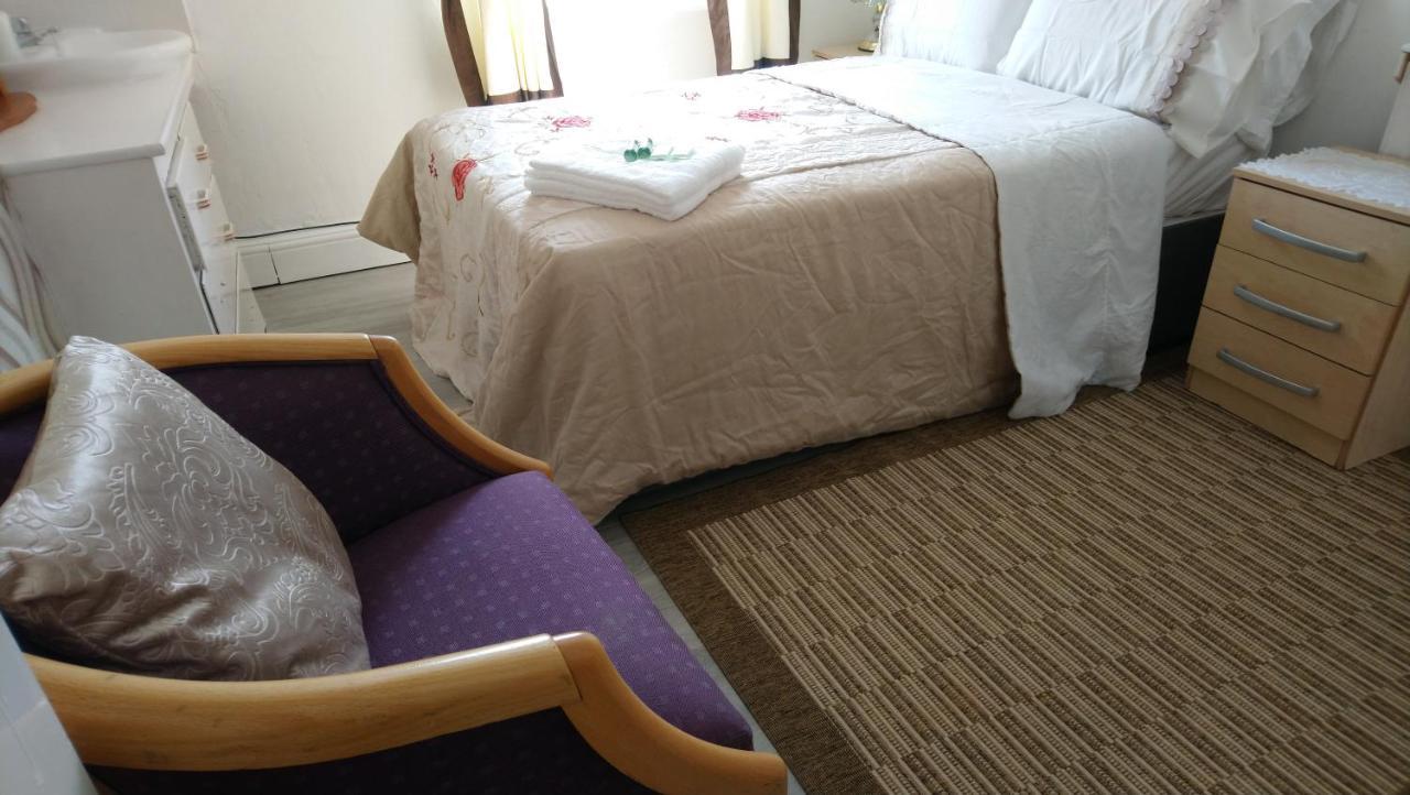 Renovated 4-Bed Home - Sleeps 9 - Parking - Spa Blackpool Kültér fotó